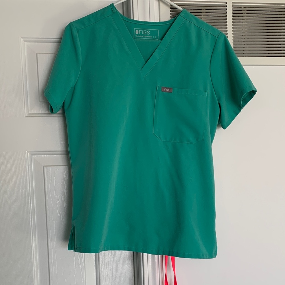 Figs Surgical Green Scrub set